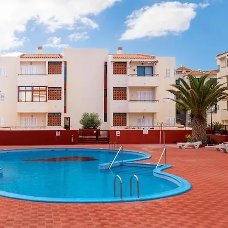 Palm Apartment *